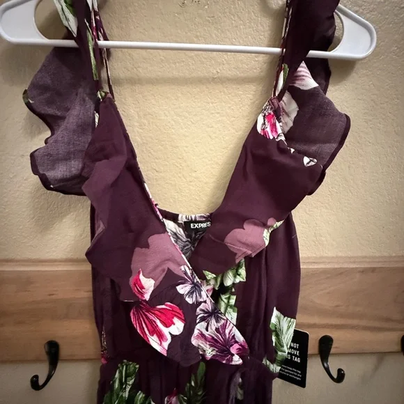 NWT Express Maxi Dress cold shoulder floral ruffle - Picture 3 of 10